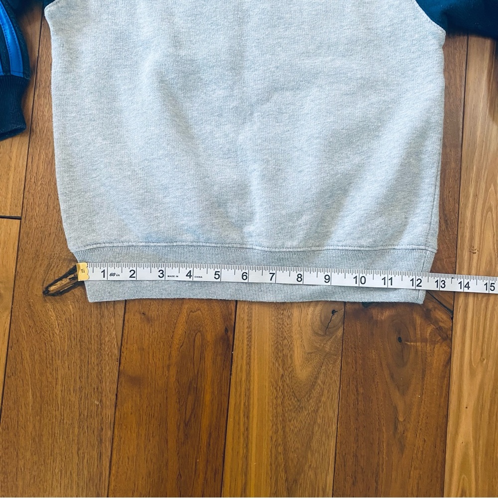 Adidas Boys Hoodie Sweatshirt Size 5 Pullover Athletic Casual Gray Black - Picture 5 of 9